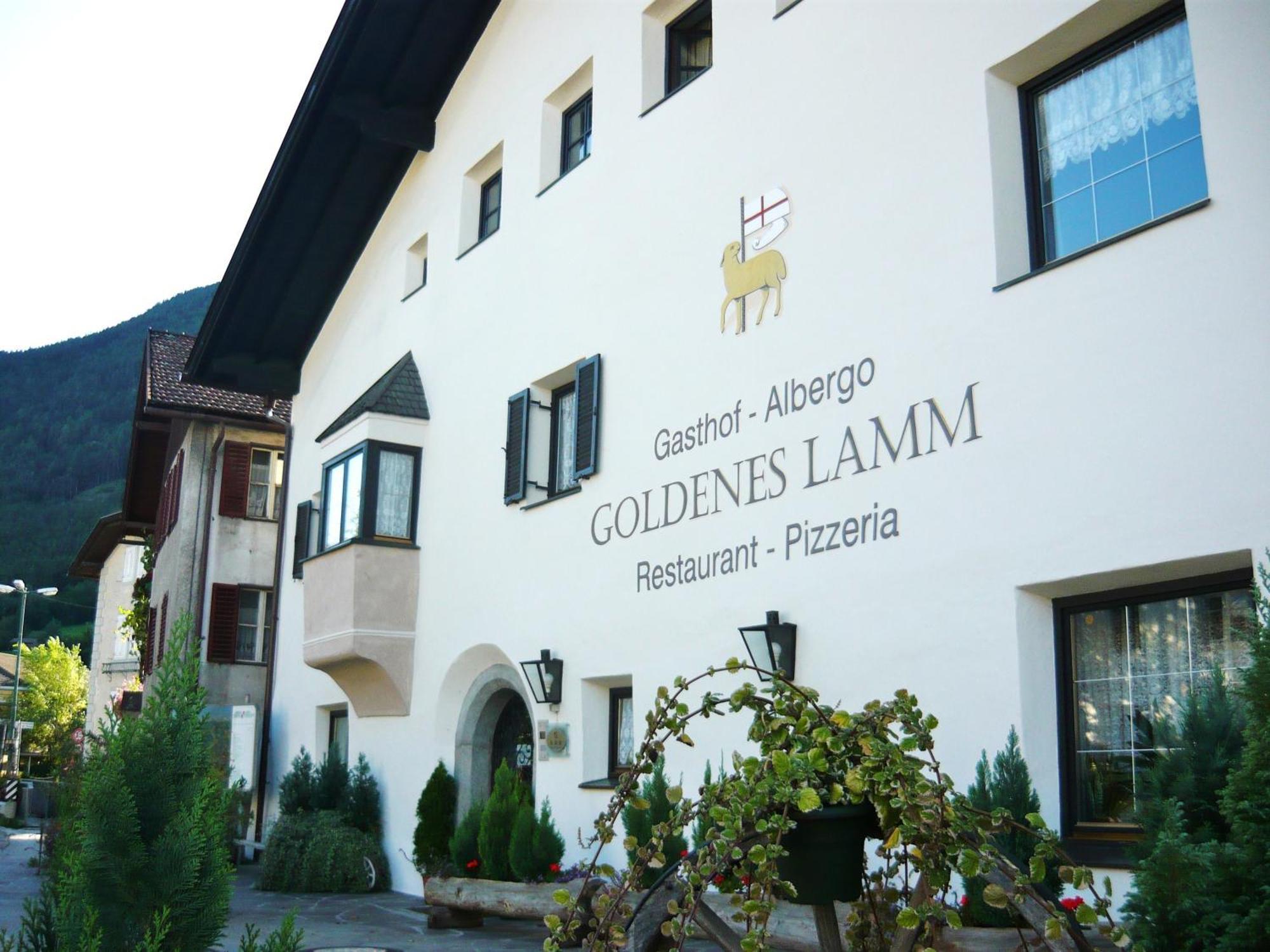 Отель Gasthof Goldenes Lamm Vahrn Экстерьер фото