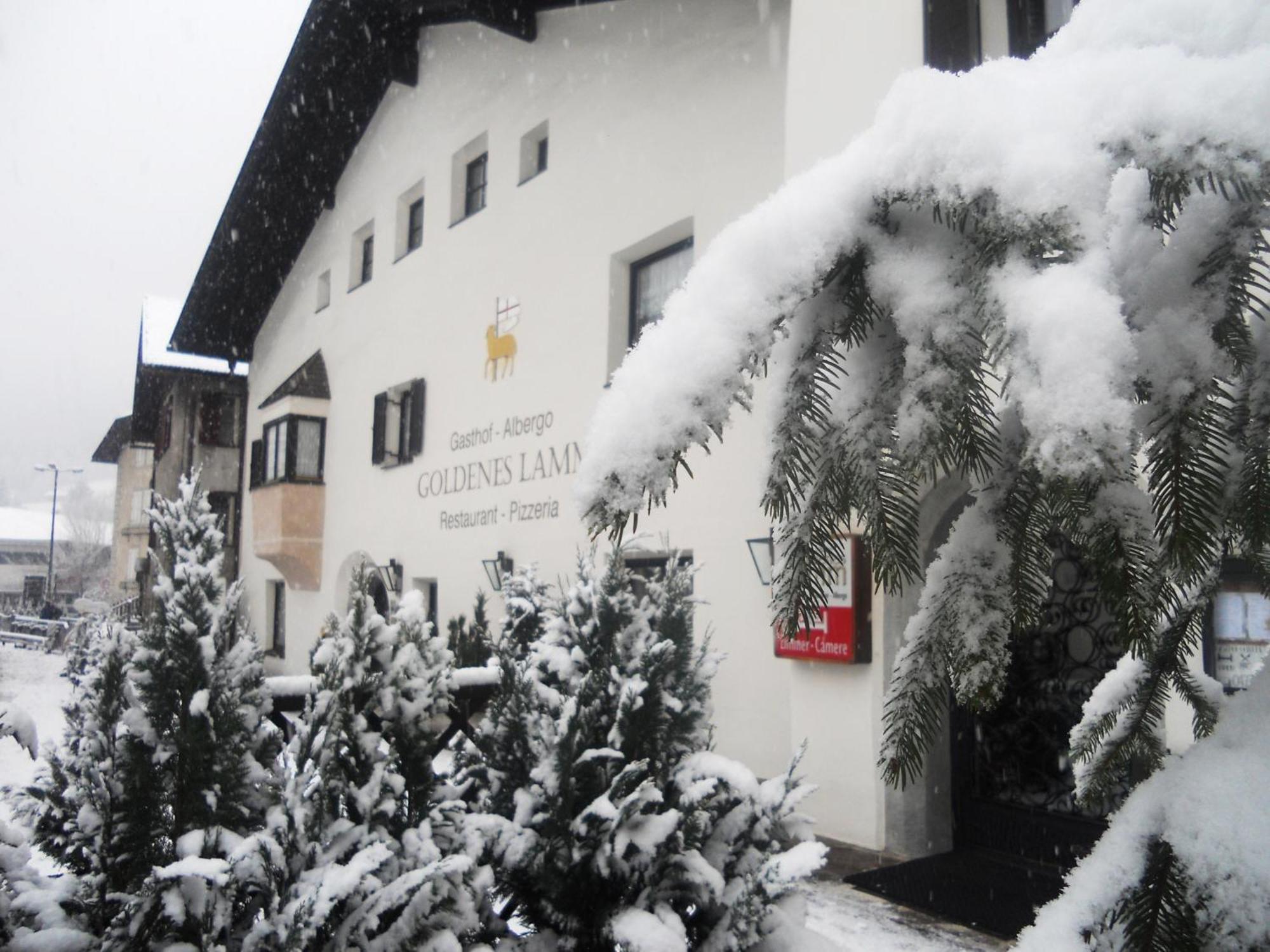 Gasthof Goldenes Lamm Vahrn Экстерьер фото