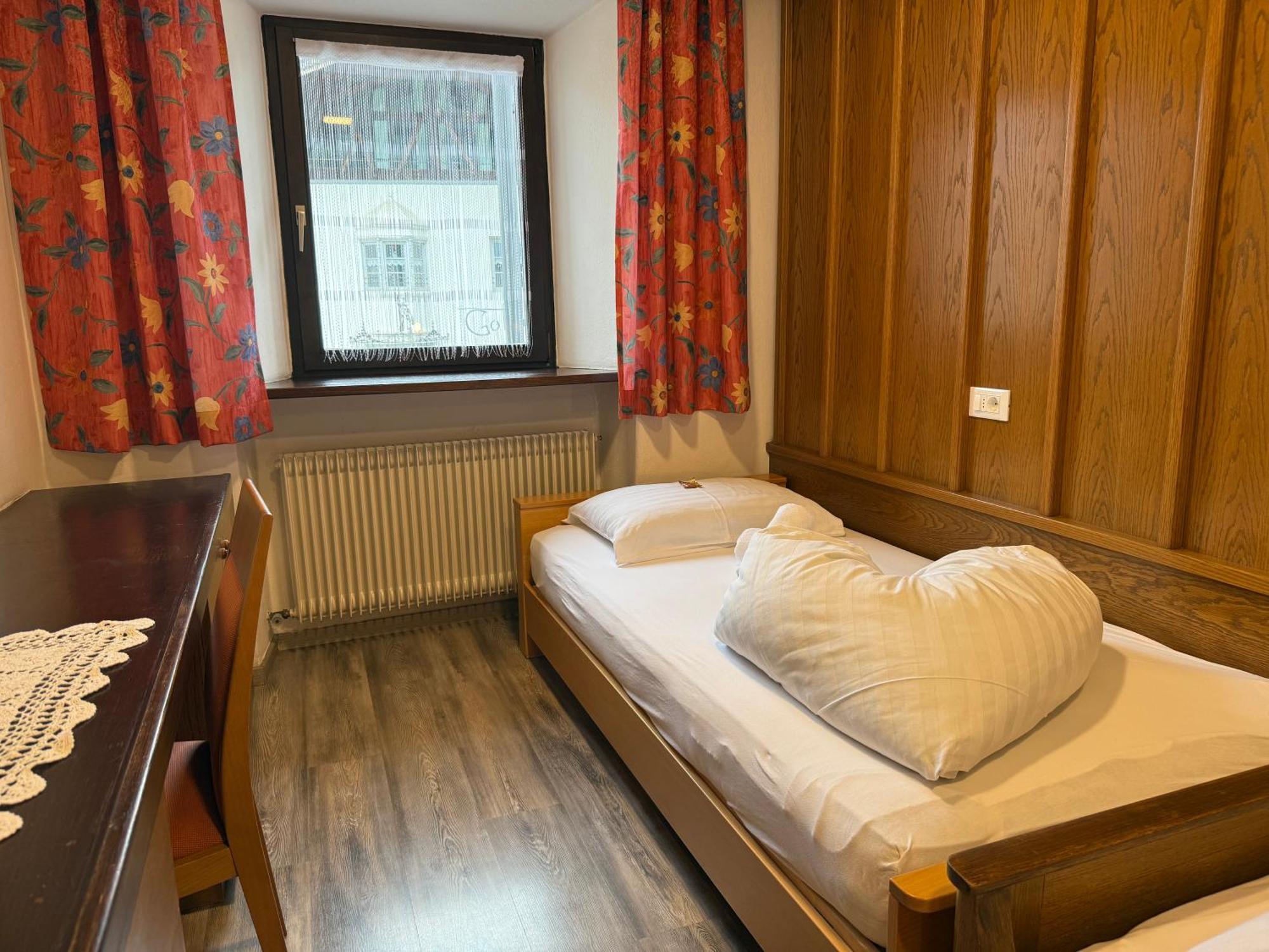 Gasthof Goldenes Lamm Vahrn Номер фото
