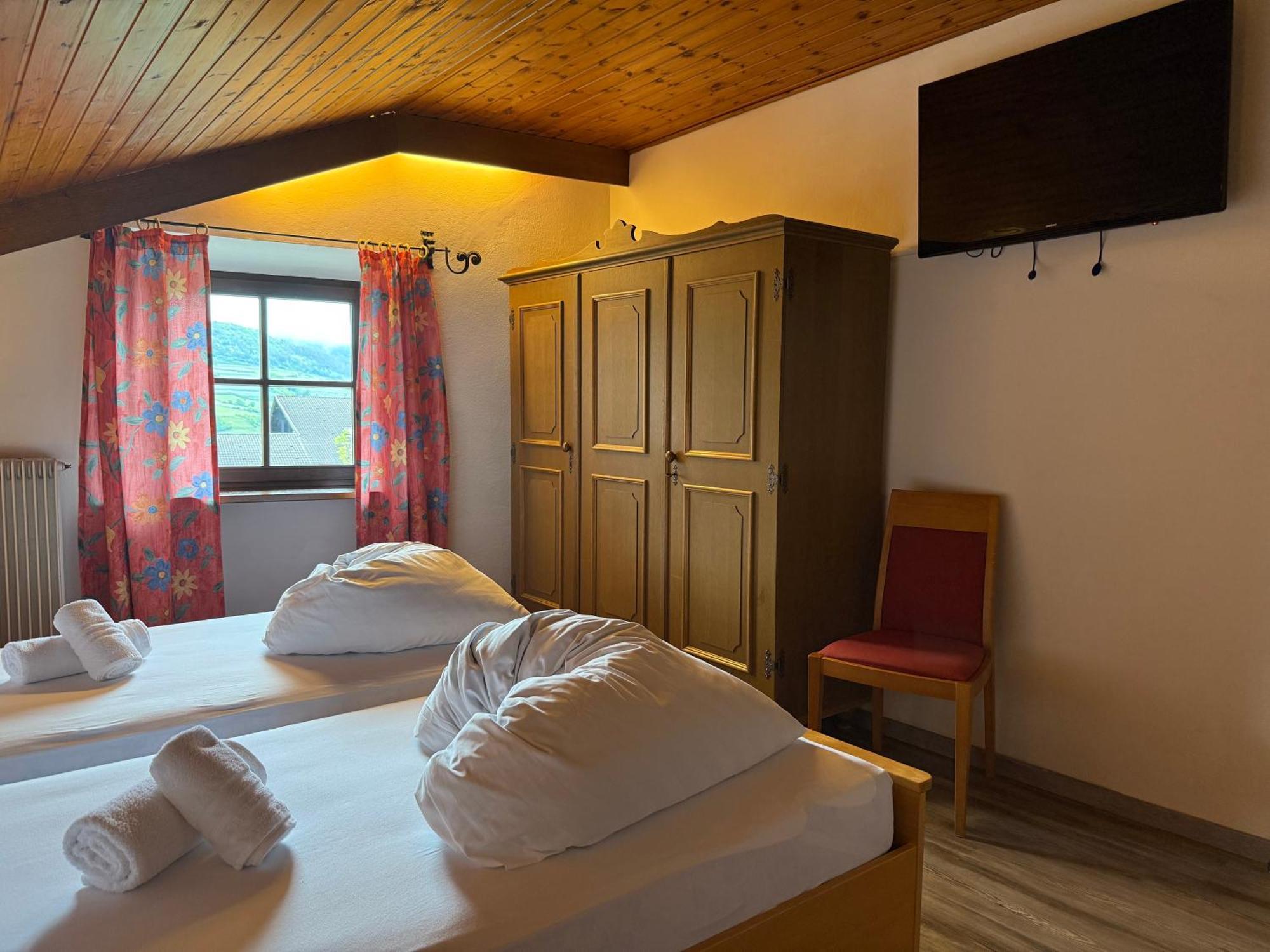 Gasthof Goldenes Lamm Vahrn Экстерьер фото