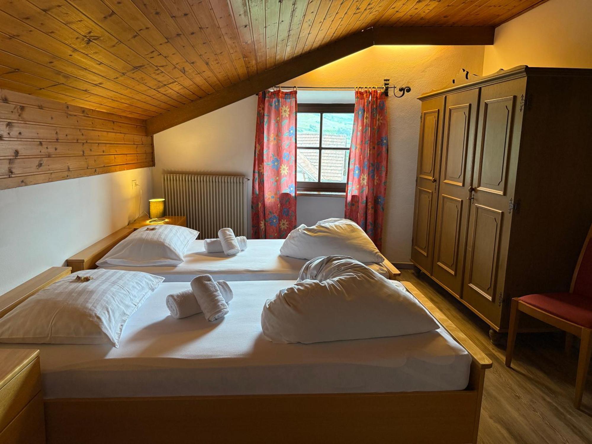 Gasthof Goldenes Lamm Vahrn Экстерьер фото