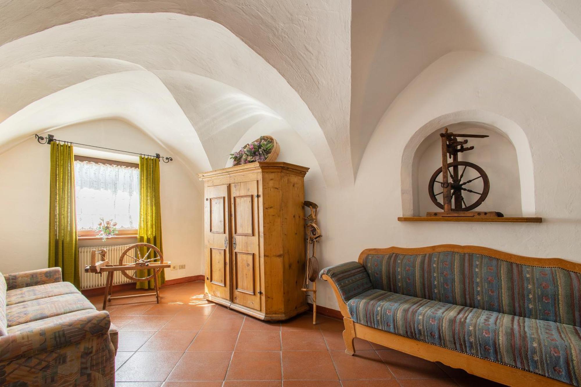 Gasthof Goldenes Lamm Vahrn Экстерьер фото