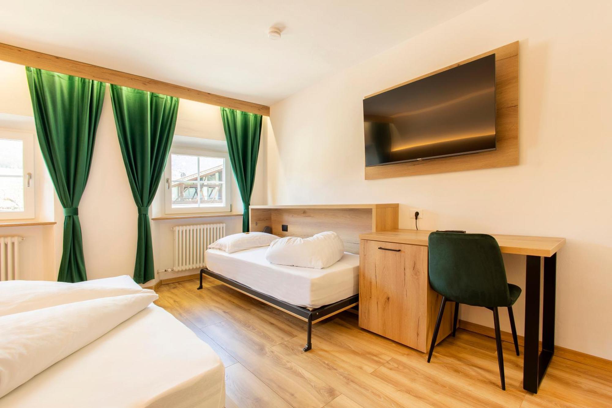 Gasthof Goldenes Lamm Vahrn Экстерьер фото