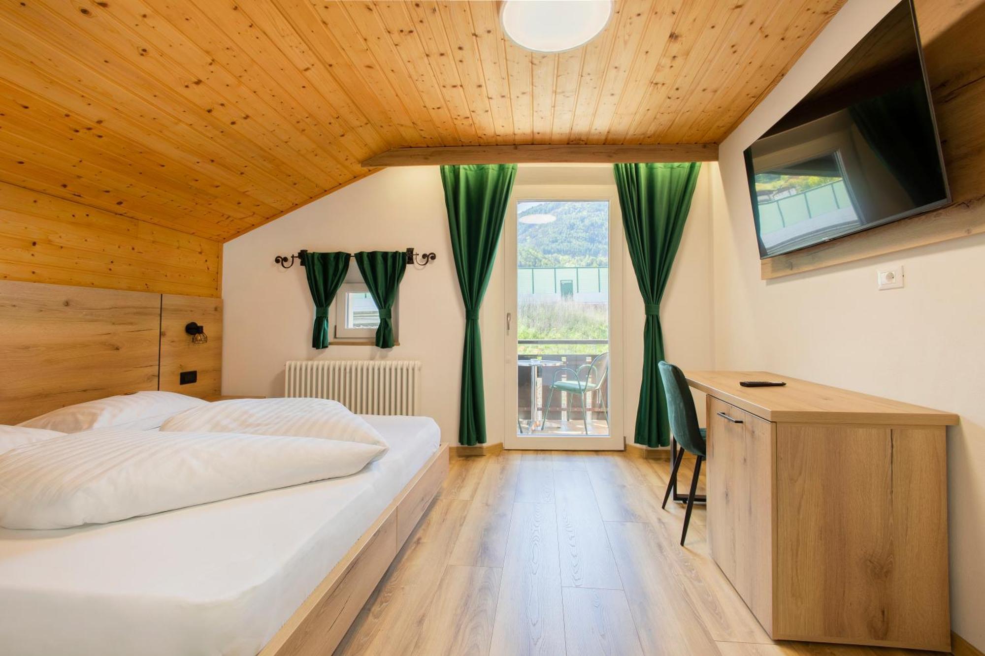 Gasthof Goldenes Lamm Vahrn Экстерьер фото