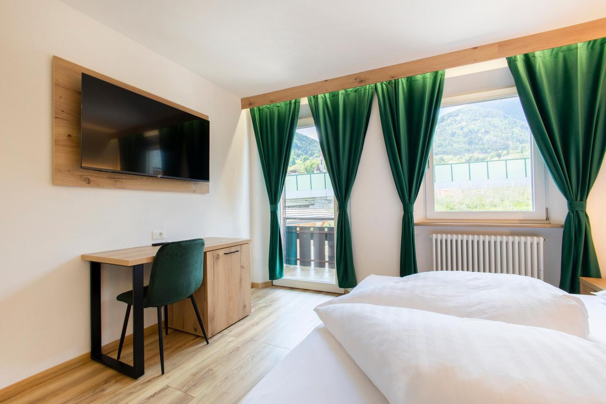 Gasthof Goldenes Lamm Vahrn Экстерьер фото