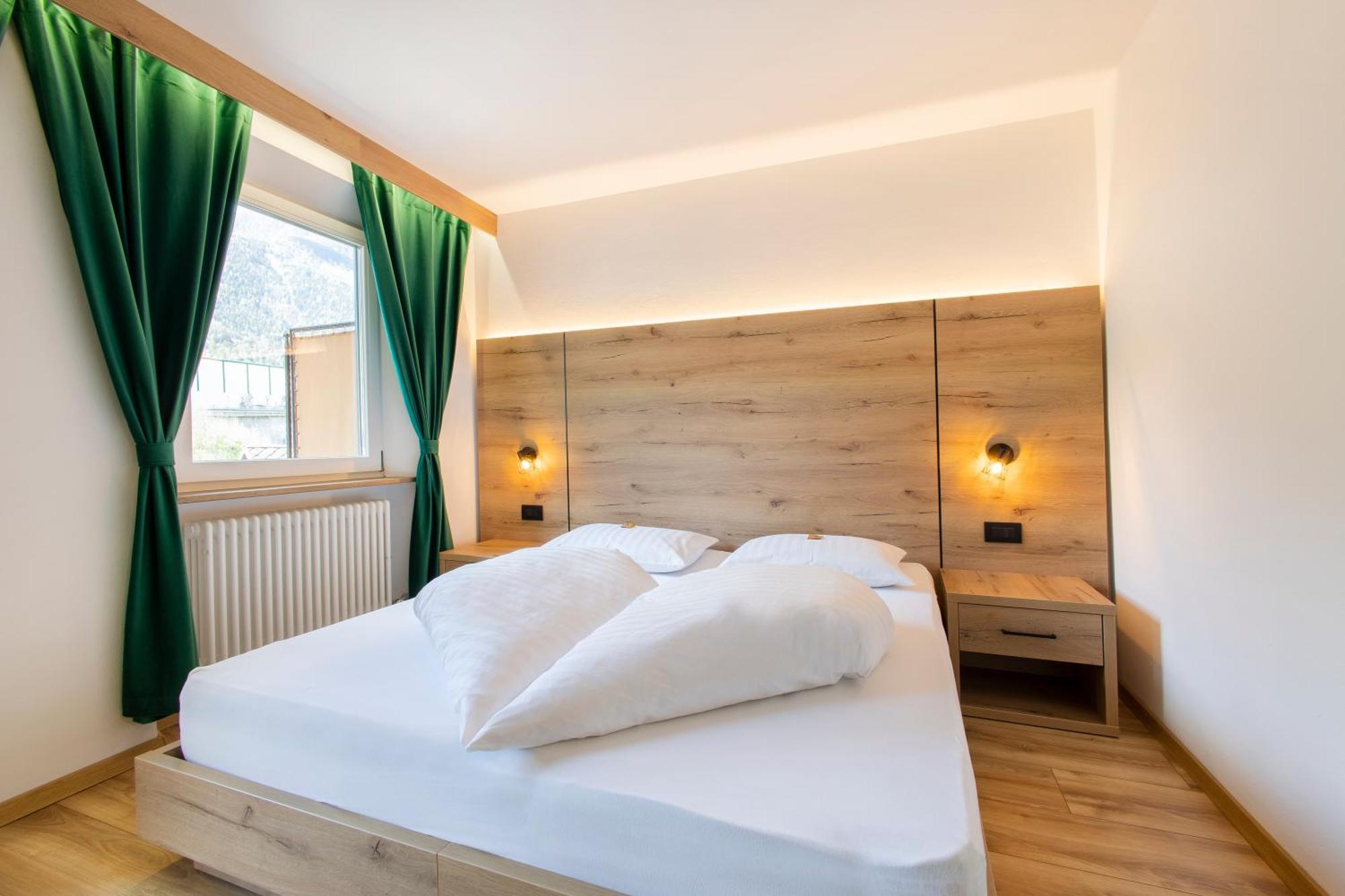 Gasthof Goldenes Lamm Vahrn Экстерьер фото