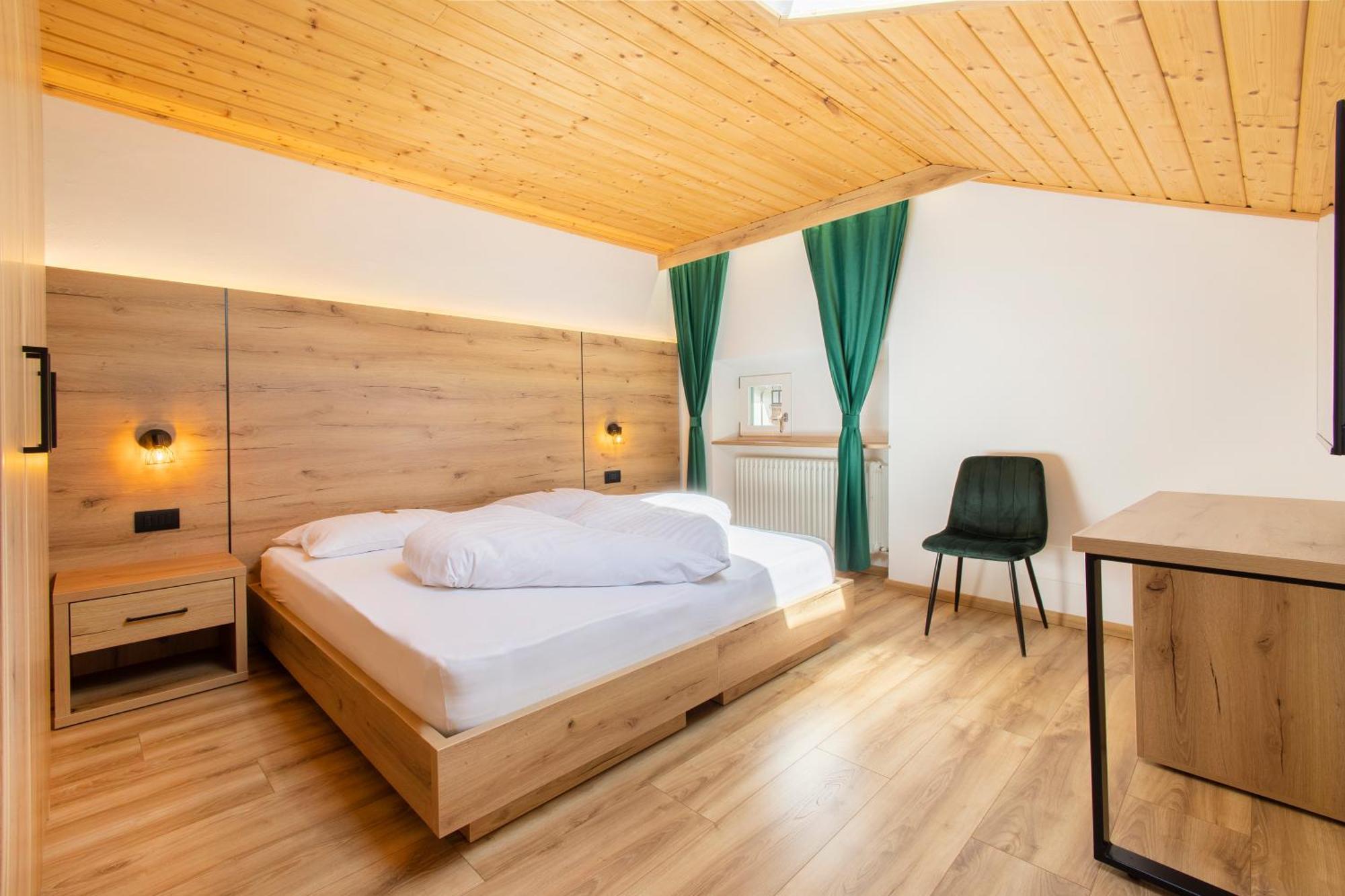 Gasthof Goldenes Lamm Vahrn Экстерьер фото