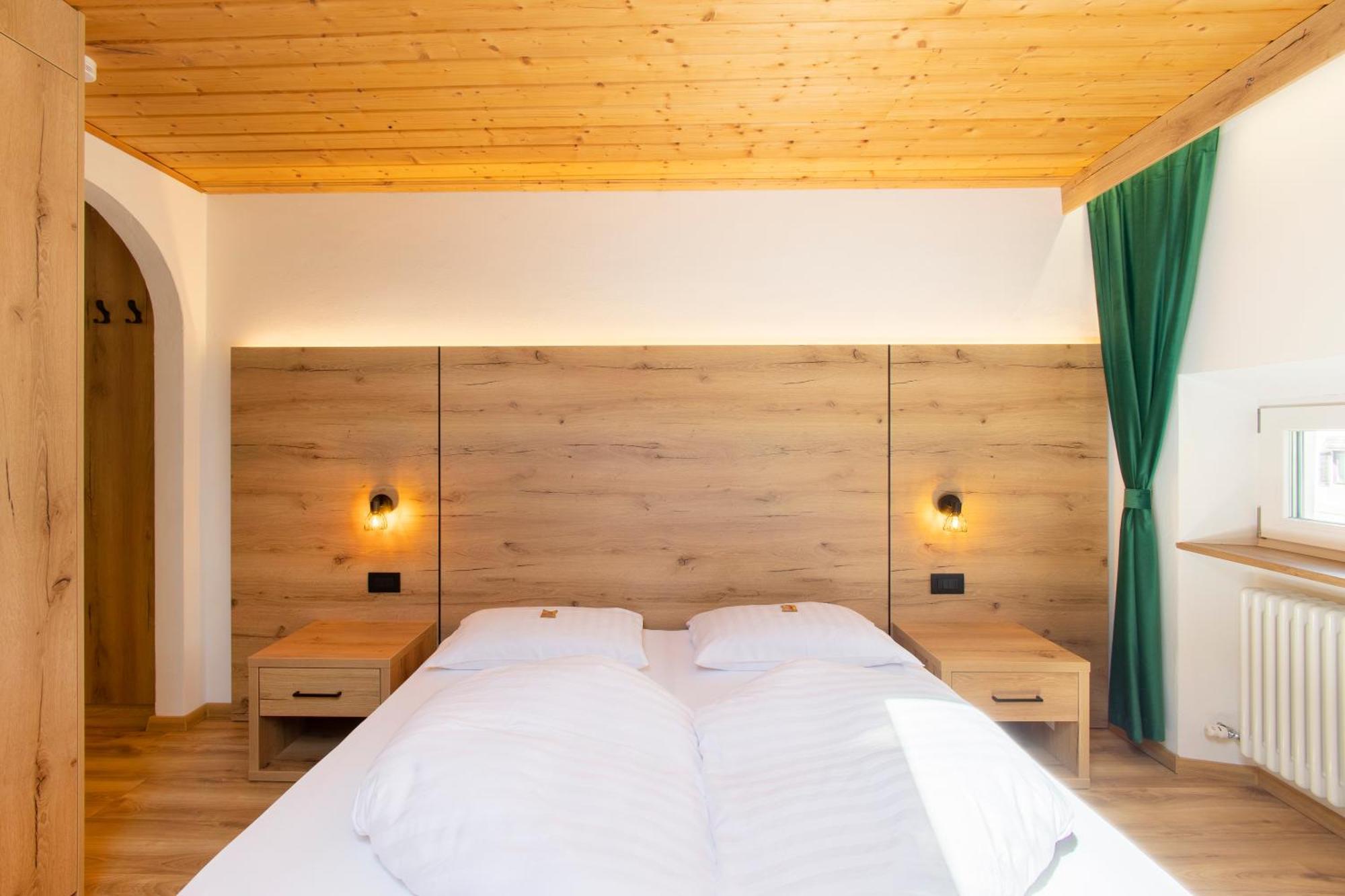 Gasthof Goldenes Lamm Vahrn Экстерьер фото